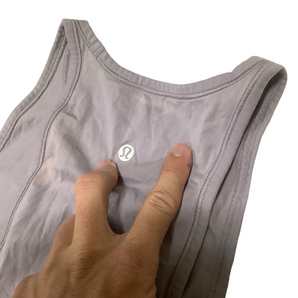 Lululemon Show Your Edge Muscle Tank Sz 4 Lilac Grey Flaw - Picture 8 of 9